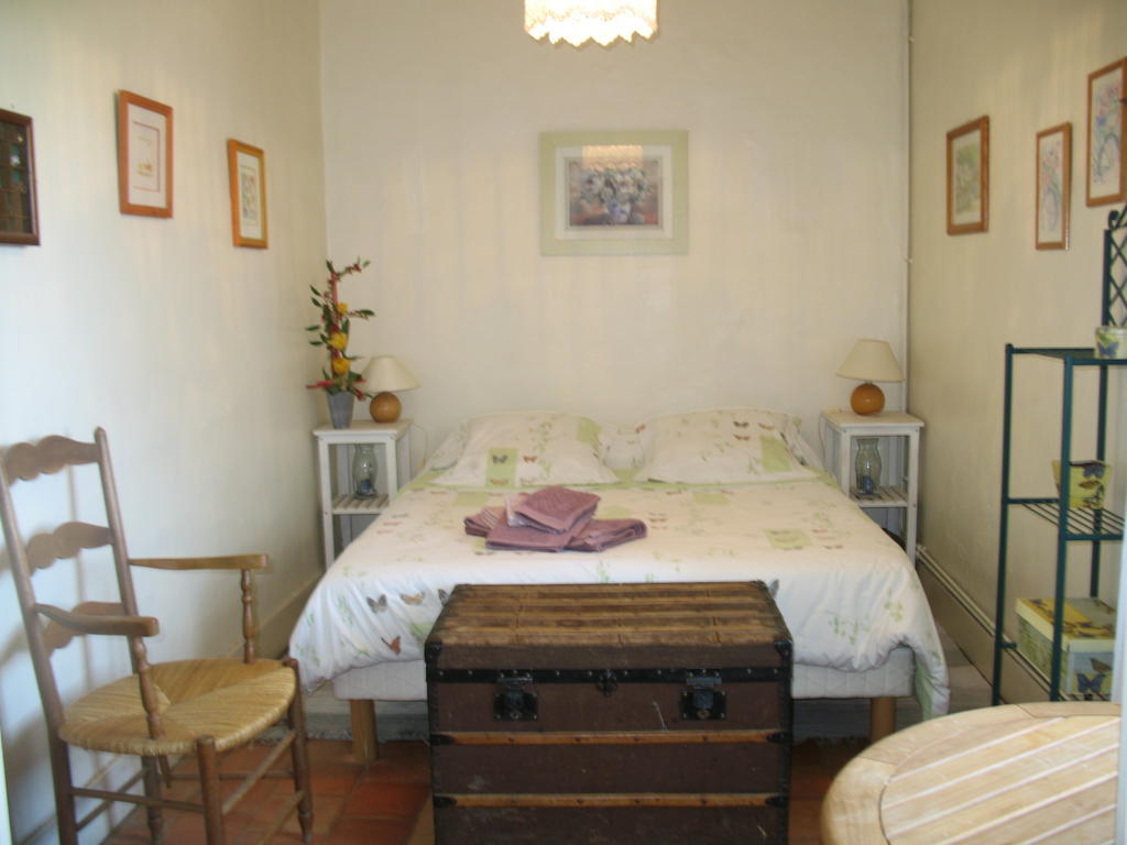 La Mesnagerie Bed & Breakfast Jarze Room photo