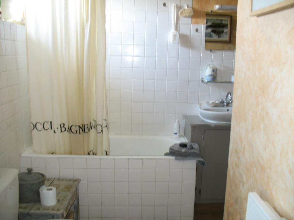 La Mesnagerie Bed & Breakfast Jarze Room photo